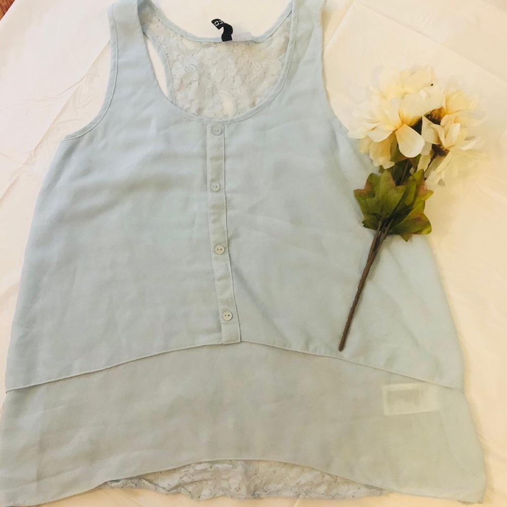 🌸Francesca’s Pretty Baby blue tank blouse!